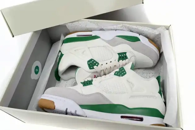 Boostmaster lin Green SB Jordan Retro 4 DR5415-103 Pine 0527
